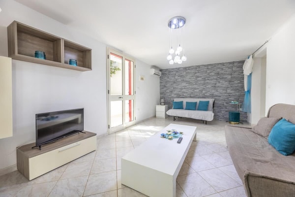 Luxe villa met zwembad op 50 meter van het strand in Gallipoli - thumbnail 2