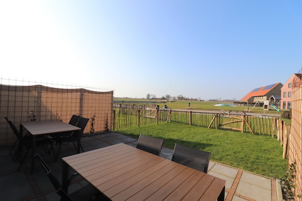 Moderne villa op uniek golfresort in het Friese landschap bij Leeuwarden - thumbnail 5