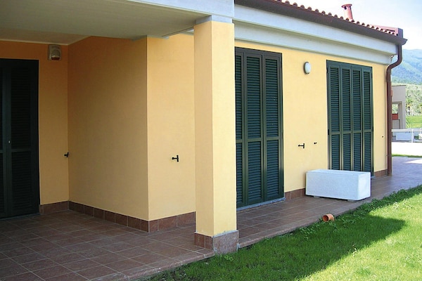 Twee-kamerappartement met zeezicht in Residence Villa Beuca, Cogoleto - thumbnail 6