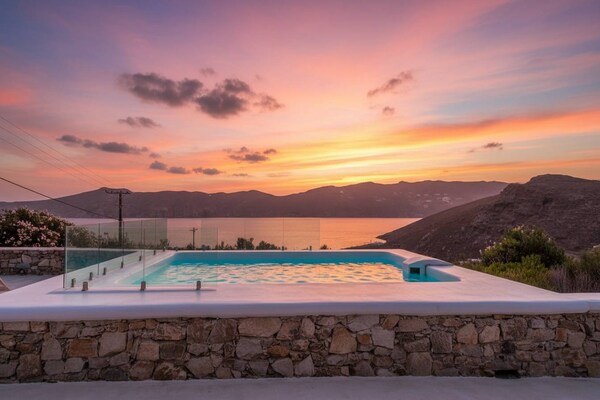 Elegante villa met privézwembad en panoramisch uitzicht op Panormos Baai - thumbnail 6