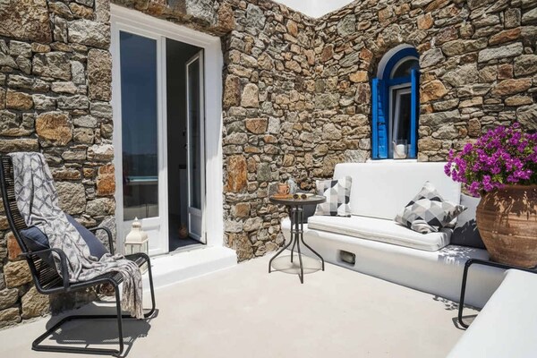 Elegante villa met privézwembad en panoramisch uitzicht op Panormos Baai - thumbnail 5
