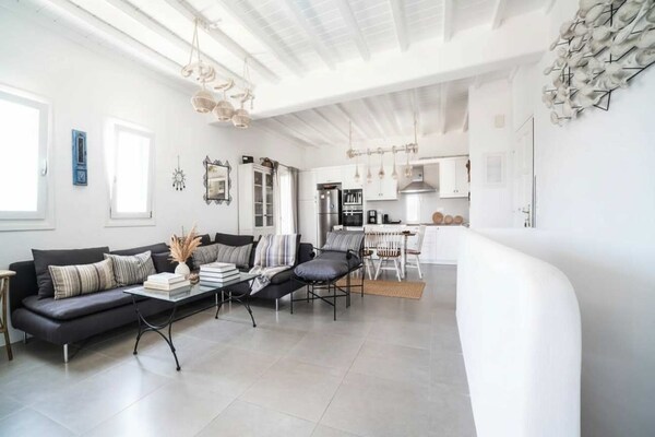 Elegante villa met privézwembad en panoramisch uitzicht op Panormos Baai - thumbnail 2