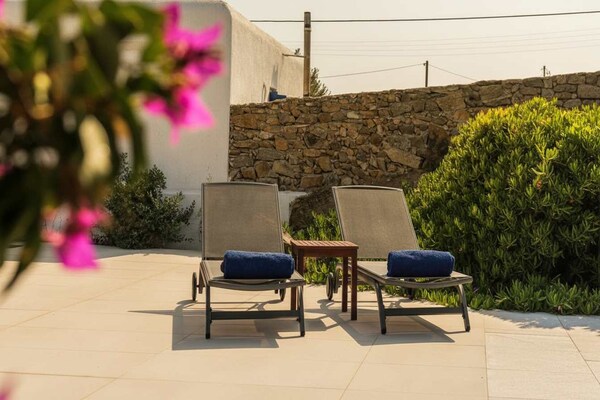 Luxe appartement met privézwembad in authentiek Ano Mera, Mykonos - thumbnail 5