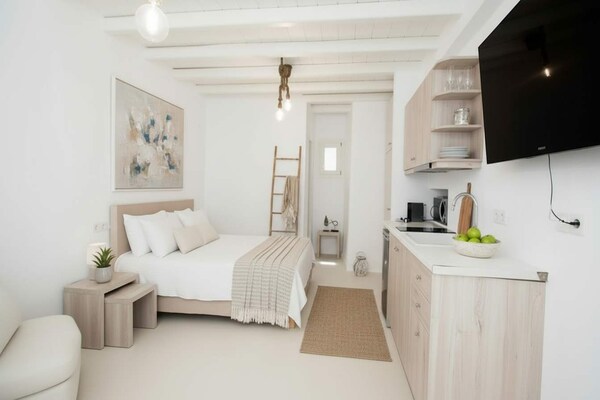 Romantische suite met jacuzzi en zeezicht in Choulakia, Mykonos - thumbnail 3