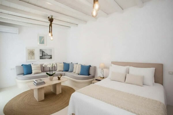 Romantische suite met jacuzzi en zeezicht in Choulakia, Mykonos - thumbnail 5