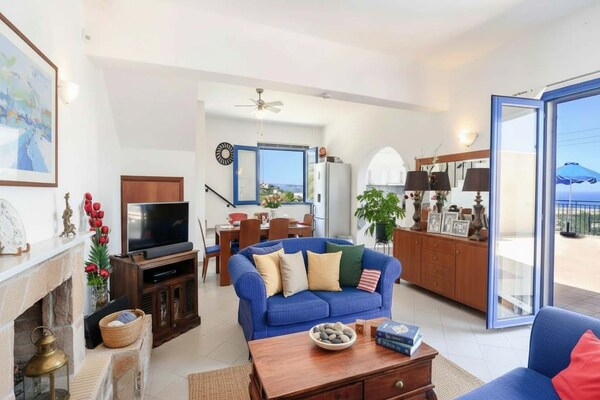 Exclusieve villa in Kalathos met privézwembad en panoramisch zeezicht - thumbnail 2