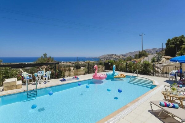 Exclusieve villa in Kalathos met privézwembad en panoramisch zeezicht - thumbnail 6