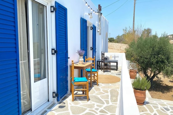 Modern appartement met privé balkon nabij Akrotiri, Paros - thumbnail 1