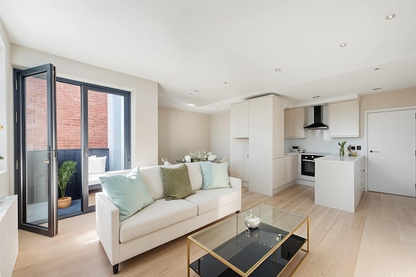 Luxe nieuwbouw appartement met 2 slaapkamers in Wimbledon - thumbnail 2