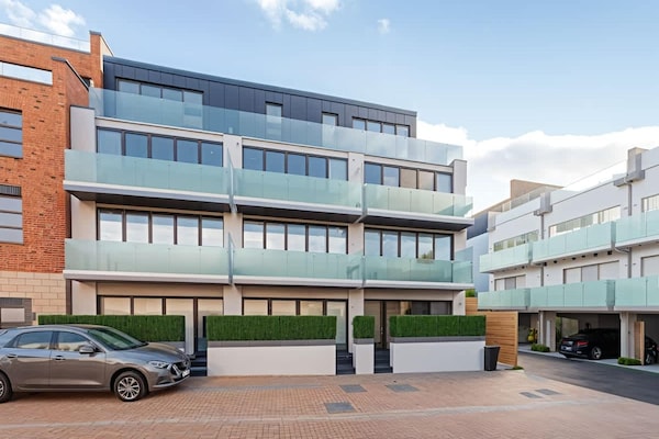 Luxe nieuwbouw appartement met 2 slaapkamers in Wimbledon - thumbnail 1