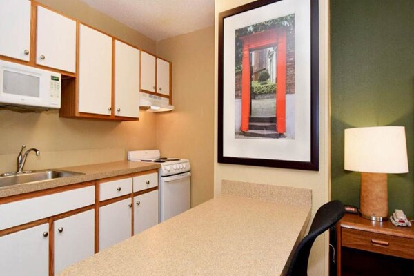 Ruim appartement met 2 queensize bedden en keuken in St. Louis - thumbnail 3