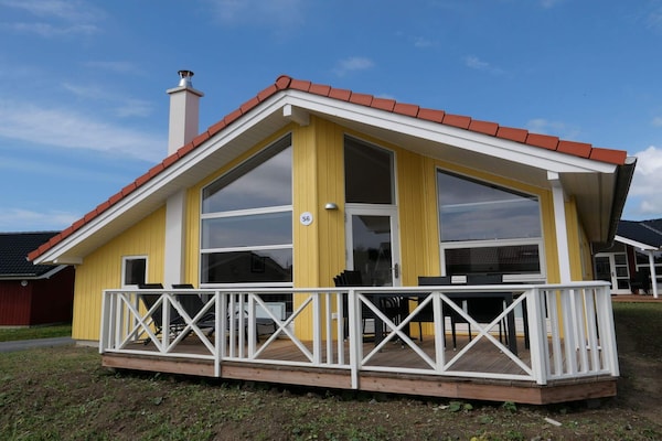 Scandinavisch vakantiehuis met sauna, 500m van de Oostzee in Großenbrode - thumbnail 1