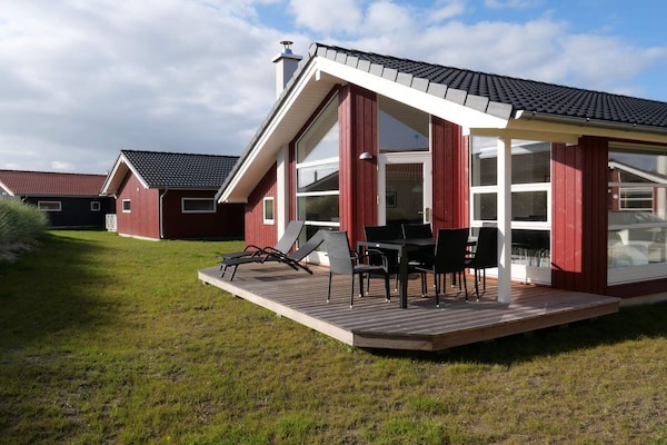 Scandinavisch vakantiehuis met sauna op 500m van de Oostzee in Großenbrode - thumbnail 1