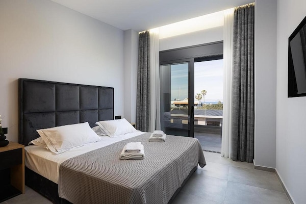 Resmi Seaview Villa: Vrijstaande zeevilla met panoramisch uitzicht bij Gournes - thumbnail 5