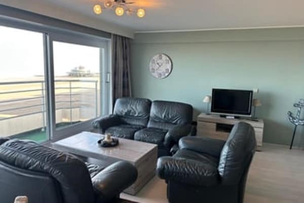 6-persoons appartement met zeezicht aan de Zeedijk in Blankenberge - thumbnail 1