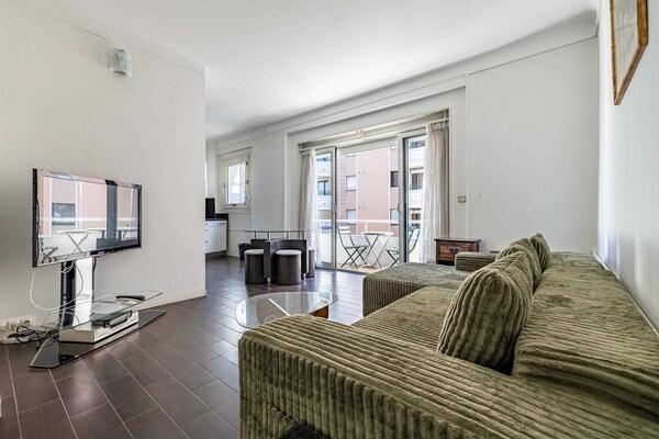 Licht appartement met balkon op loopafstand van strand en Palais des Festivals - thumbnail 6