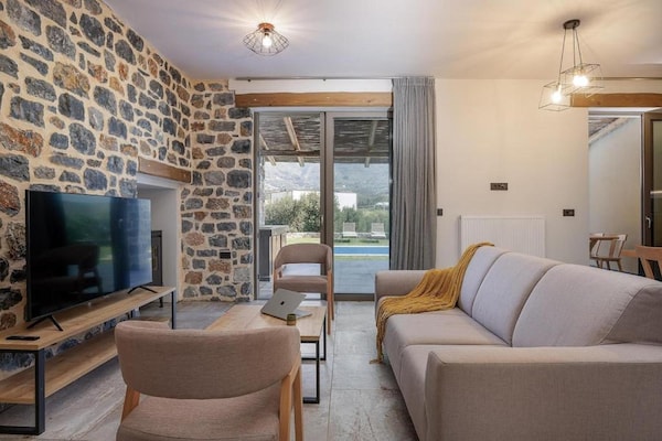 Vrijstaande villa bij Plakias met gedeeld zwembad en uitzicht op groen - thumbnail 2