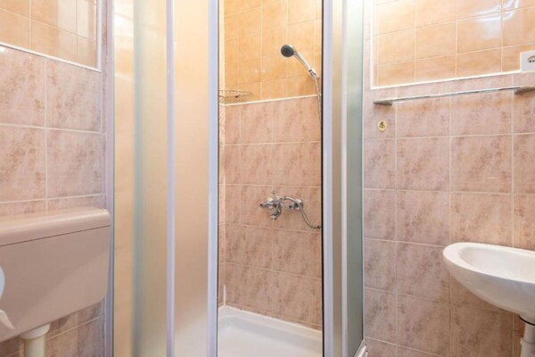 Adriatic Guesthouse Balota with Shared Pool- Two bedroom apartment with Balcony (7+8) - thumbnail 4