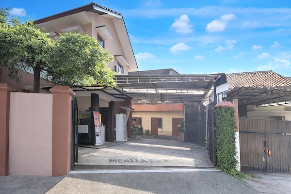 Cozy Double Escape W/ Free Wifi And Parking - 日惹市