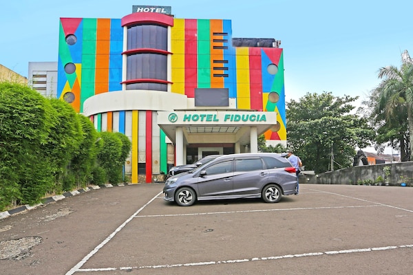 Luxury Deluxe Dbl Retreat W/ Free Wifi And Parking - Jakarta