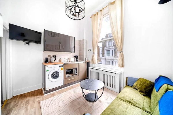 Licht appartement op 3 minuten van metro West Kensington - thumbnail 4