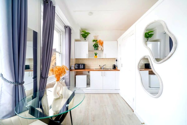 Compact & Modern Appartement bij West Kensington Station - thumbnail 5