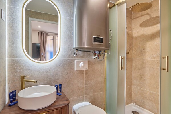Elegant appartement in hartje Parijs, vlakbij Montmartre - thumbnail 4