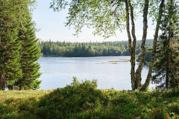 Wildernishut direct aan de Indalsälven met panoramisch uitzicht bij Duved - thumbnail 5