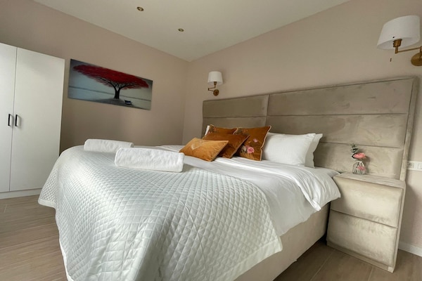 Stijlvol appartement met 3 slaapkamers naast Centraal Station Antwerpen - thumbnail 2