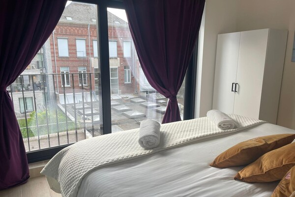 Stijlvol appartement met 3 slaapkamers naast Centraal Station Antwerpen - thumbnail 6