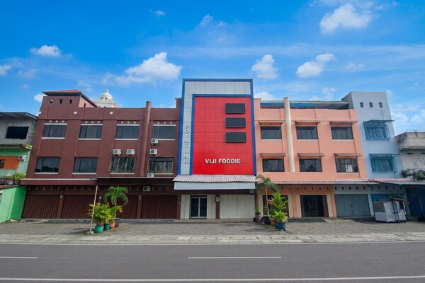 Spacious Double Suite Haven W/ Free Parking & Wifi - Makassar