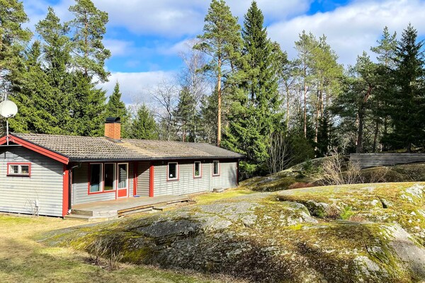Vrijstaand vakantiehuis aan de golfbaan bij Norrtälje, 7 personen - thumbnail 3