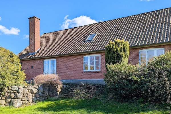 Sfeervol vakantiehuis aan het fjord bij Løgstrup met privéterras - thumbnail 1