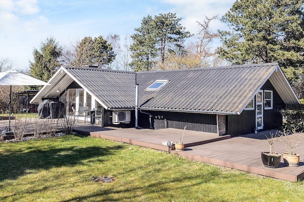 Licht vakantiehuis aan de golfbaan bij Gilleleje, 450m van zee - thumbnail 1