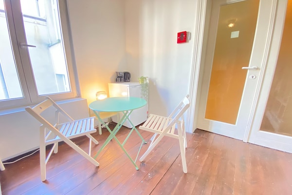Intieme 2-persoonssuite in hartje Antwerpen | 25 m² - thumbnail 6