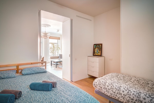Licht 2-slaapkamerappartement (81m²) in historisch Antwerpen - thumbnail 4