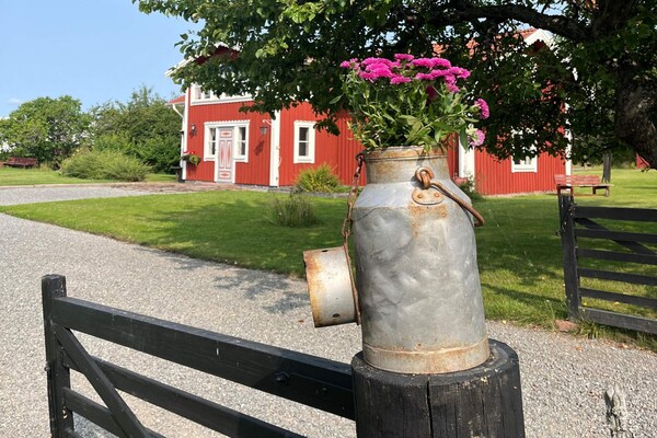 Authentiek Zweedse boerderij uit 1700 bij golfbaan en Mälarenmeer - thumbnail 4