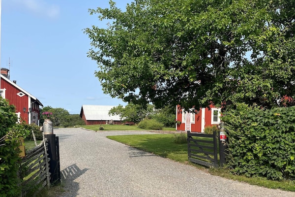 Authentiek Zweedse boerderij uit 1700 bij golfbaan en Mälarenmeer - thumbnail 3