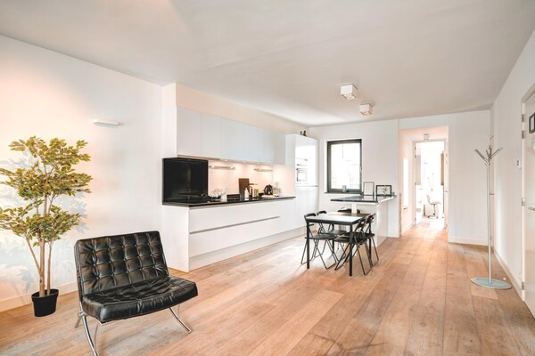 Karaktervol appartement in historisch herenhuis in Antwerpen Centrum - thumbnail 4