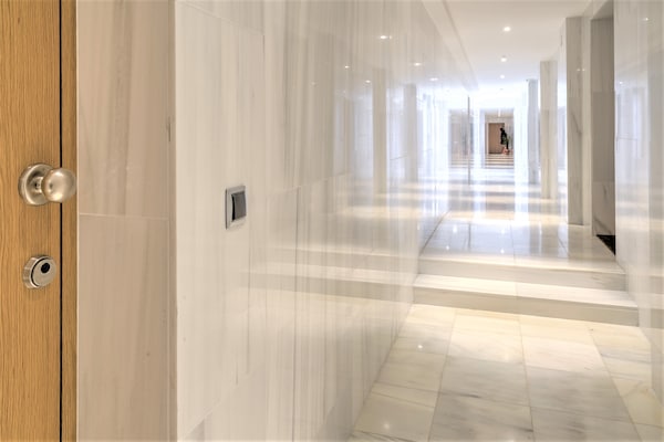 Design appartement in hartje Antwerpen – 74m² pure verfijning - thumbnail 2