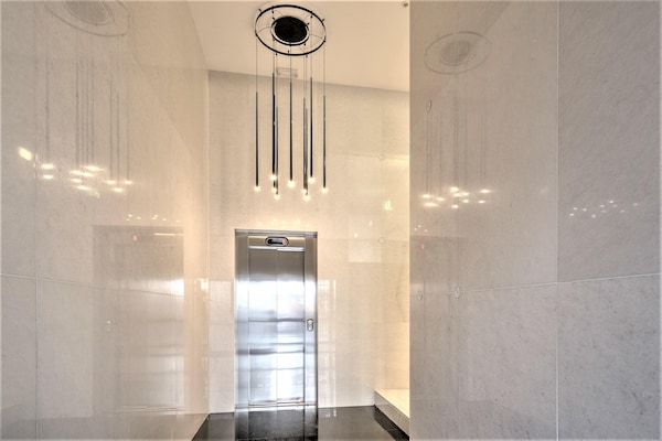 Luxe appartement in hartje Antwerpen – 2 slaapkamers, 120m² - thumbnail 2
