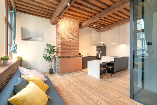 Duplex in hartje Antwerpen met houten interieur (65 m²) - thumbnail 5