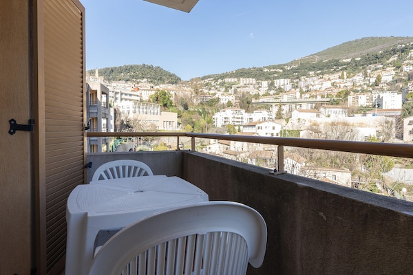 Zonnig appartement met balkon en zwembad in hartje Grasse - thumbnail 4
