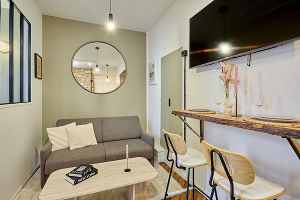 Licht appartement in Parijs, vlakbij Père-Lachaise en Place de la Nation - thumbnail 1