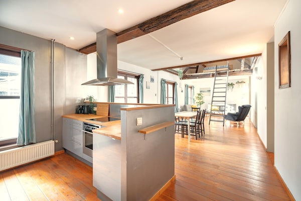 Ruim 120m² appartement in hartje Antwerpen met 3 slaapkamers - thumbnail 5