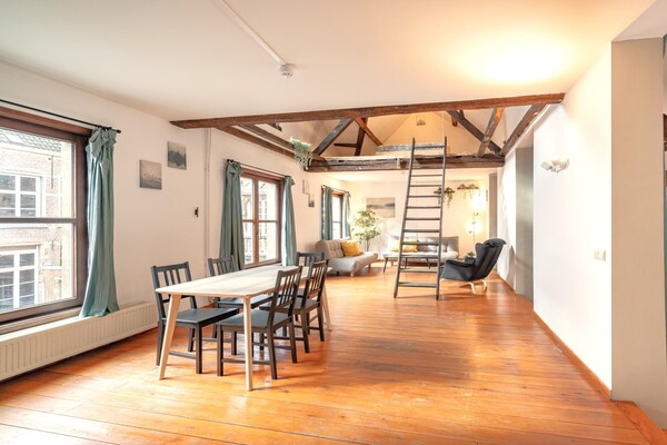 Ruim 120m² appartement in hartje Antwerpen met 3 slaapkamers - thumbnail 6