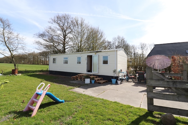 Buitenvreugde: Ruim chalet met uitzicht over Friese landerijen - thumbnail 2