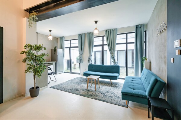 Ruim appartement in hartje Antwerpen met terras en balkon - thumbnail 2
