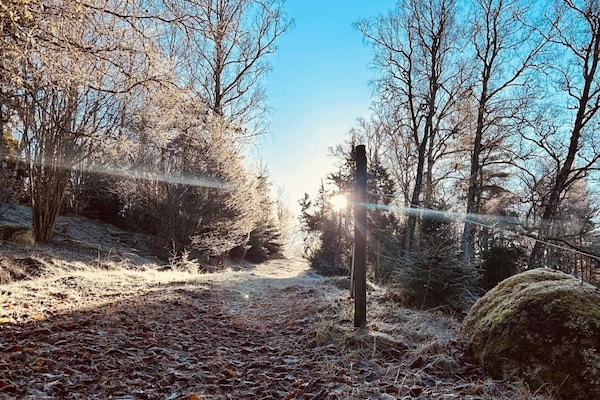 Sfeervol vakantiehuis in Sandhem vlakbij Lake Stråken - thumbnail 5