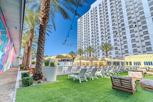 Ruim appartement bij Las Vegas Strip met casino en huisdier toegestaan - thumbnail 2